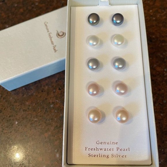 Sterling Silver Genuine Fresh Water Pearl Button Shape Earrings Five Pairs NWB - Picture 8 of 9